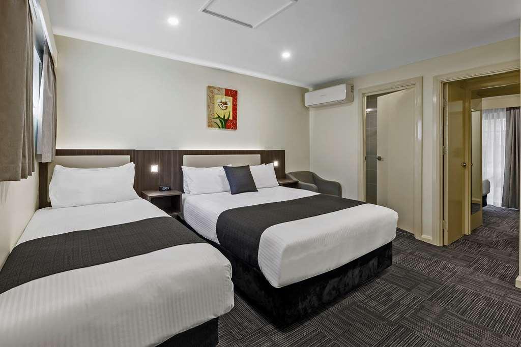 Quality Hotel Melbourne Airport Room photo